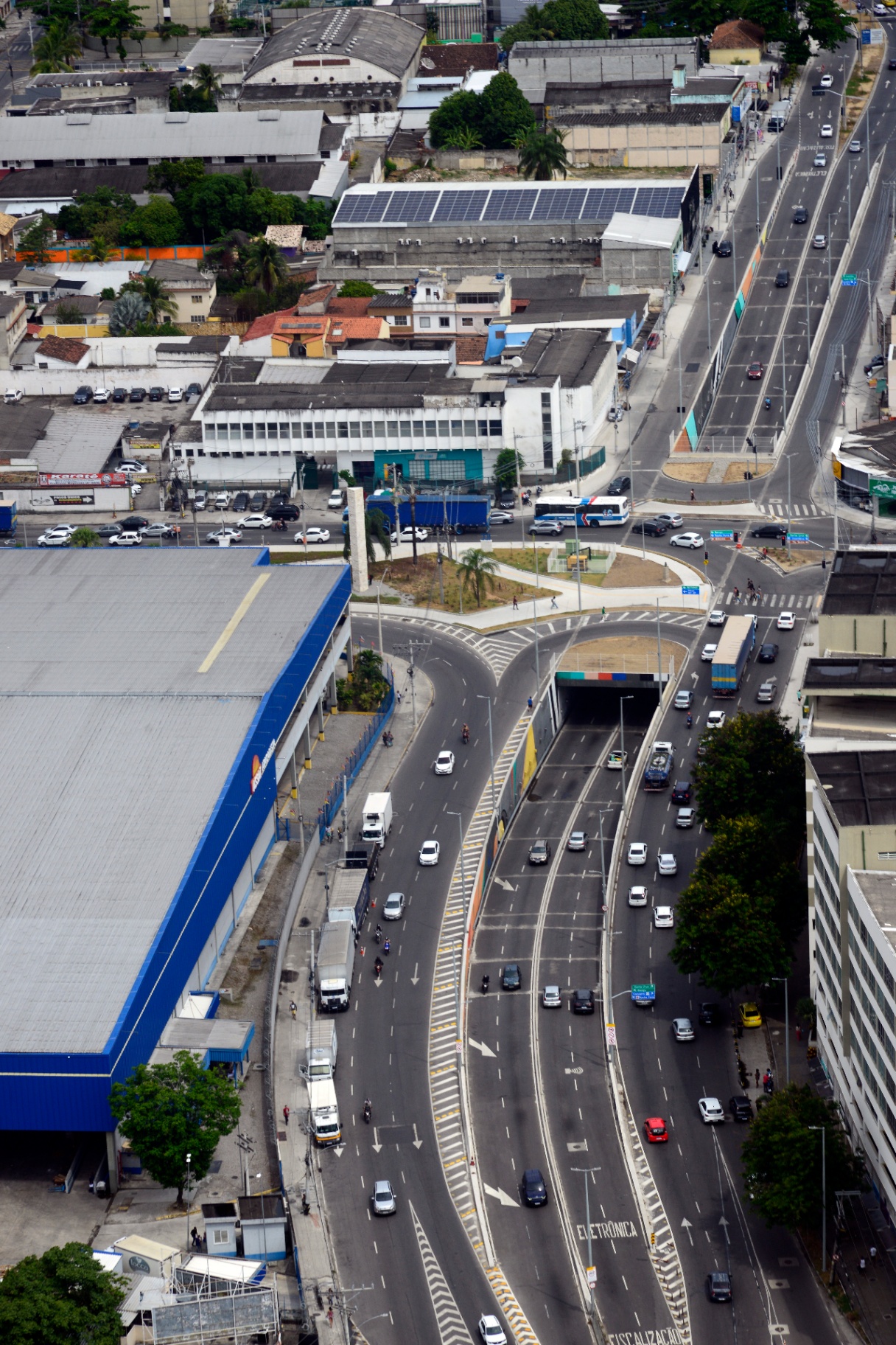 Infraestrutura urbana — corredor BRT e viário