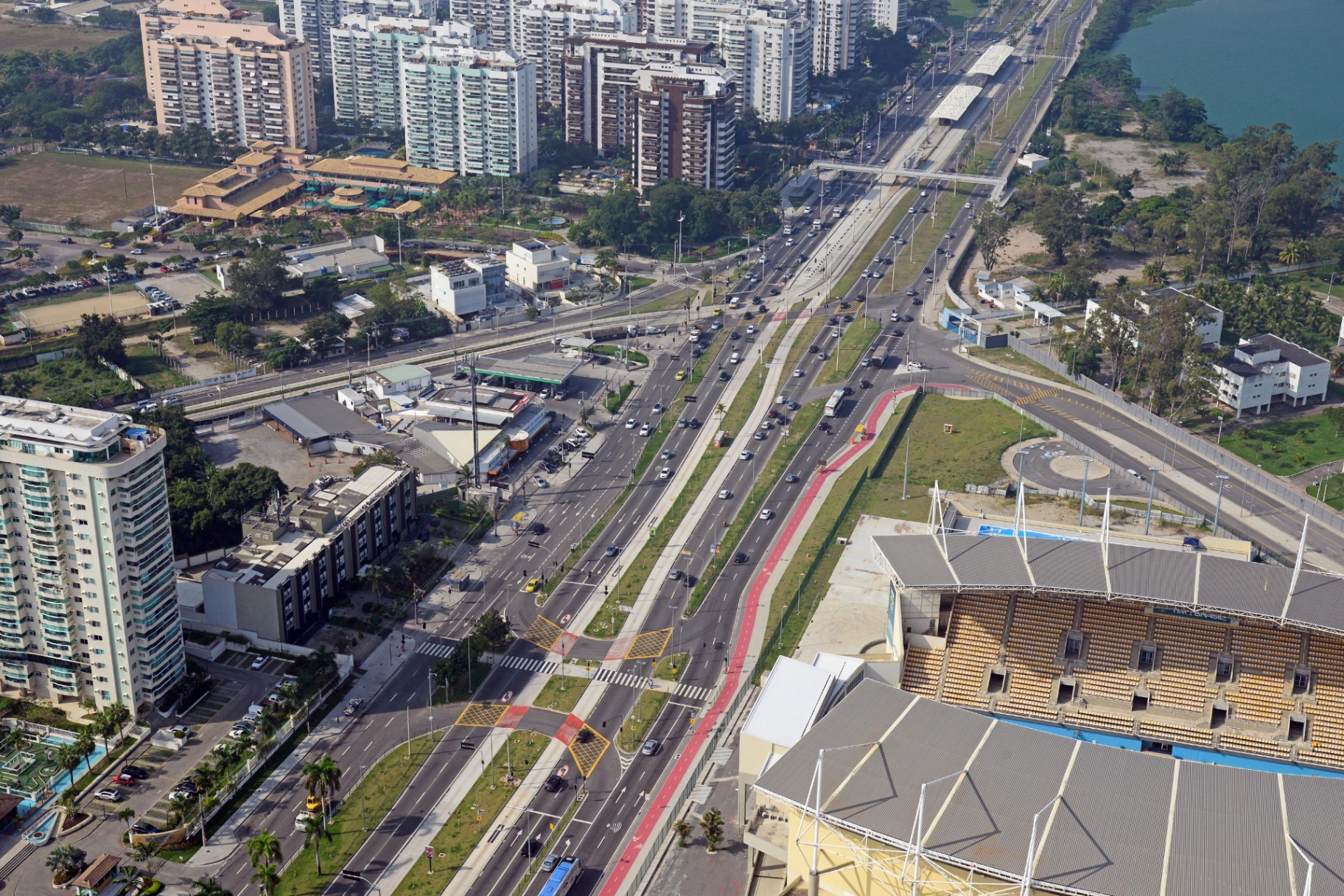 Av. Salvador Allende e Av. Abelardo Bueno — imagem 4 de 4